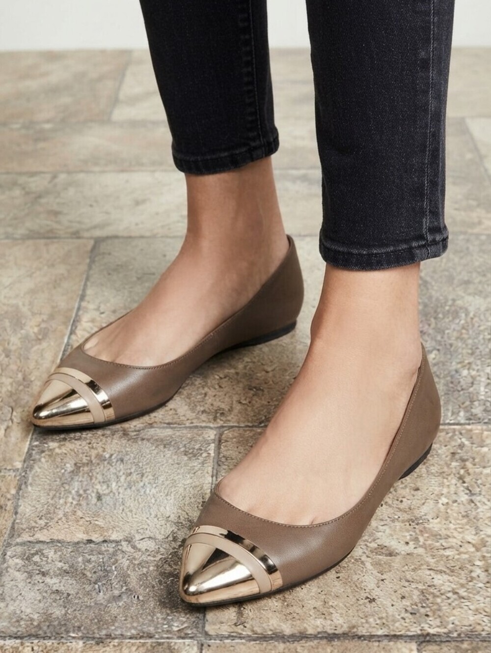 Enzo Angiolini Women’s Size 8 Leather Pointed Toe Flats Metallic Cap